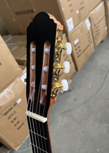 <span class=keywords><strong>Guitarra</strong></span> clásica laminada de 39 pulgadas de bajo presupuesto de la marca Aiersi <span class=keywords><strong>para</strong></span> estudiantes y <span class=keywords><strong>principiantes</strong></span> - Product Image 2