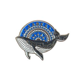 Spilli di smalto all'ingrosso argento carino organismo marino balena di squalo proteggere l'oceano distintivo di metallo perno di smalto morbido personalizzato non minimo - Product Image 5