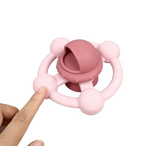 <span class=keywords><strong>Jouet</strong></span> de <span class=keywords><strong>bain</strong></span> <span class=keywords><strong>pour</strong></span> bébé en forme d'ours, outil de pulvérisation d'eau rotatif mural en silicone <span class=keywords><strong>pour</strong></span> 0-24 <span class=keywords><strong>mois</strong></span> - Product Image 3