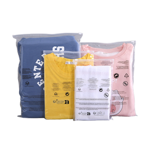 Emballage pour vêtements personnalisé imprimé en sérigraphie avec fermeture éclair, en PP biodégradable et soufflet latéral en PE/EVA, pour envois postaux |   Guangdong - Product Image 3
