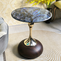 Table d'appoint ronde moderne en marbre, plateau en pierre blanche, pied en métal doré en forme de tulipe, base ronde en marbre, table d'appoint minimaliste pour salon