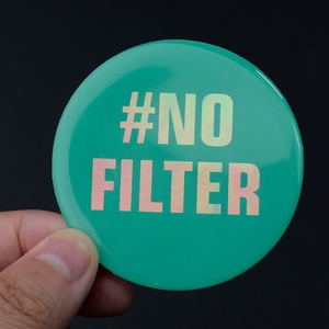 ملصقات إيبوكسي ثلاثية الأبعاد دائرية مع طباعة هولوغرام وشعار مخصص بتصميم ملون على شكل وردة - Product Image 1