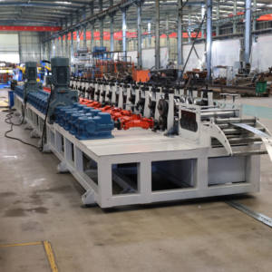 Machine de formage de rouleaux photovoltaïques solaires autonomes à canal C 41*41mm Machine de fabrication de carreaux d'encadrement de panneaux solaires automatiques - Product Image 3