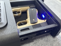 Coffre-fort pour armes à feu avec tiroir à ouverture automatique, rechargeable par USB, affichage LED, chargement de téléphone, 4 modes de déverrouillage (empreinte digitale, mot de passe, clé, Bluetooth), pour bureau