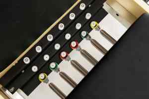 Reformador de madera de roble duradero comercial de calidad de estudio grande, cama central de Pilates, reformador de Pilates de pista exterior - Product Image 4