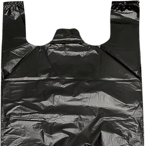 ถุงขยะพลาสติกสีดำแบบเสื้อยืด มีหูหิ้ว ผลิตจากวัสดุ HDPE รีไซเคิลได้ พิมพ์แบบเฟล็กโซ สำหรับซูเปอร์มาร์เก็ต - Product Image 1
