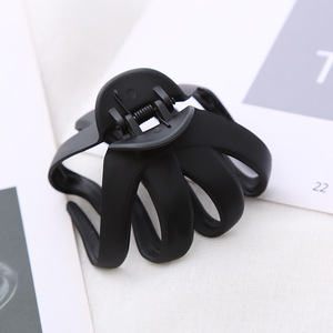 8CM pinces à <span class=keywords><strong>cheveux</strong></span> mats pinces à <span class=keywords><strong>cheveux</strong></span> pieuvre mignon <span class=keywords><strong>pince</strong></span> à <span class=keywords><strong>cheveux</strong></span> moyen petit pour les femmes forte adhérence pinces à mâchoire antidérapantes - Product Image 4