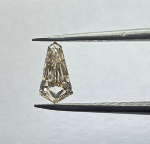 Diamant de laboratoire romantique, taille briliante en forme de cerf-volant, éclat lumineux, pour bagues d'anniversaire significatives, personnalisées, de qualité excellente - Product Image 1