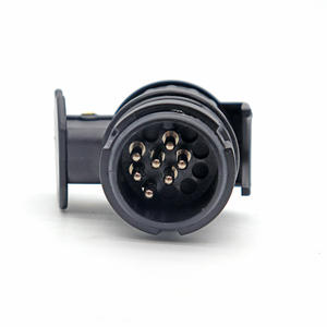 Adaptador de luz de <span class=keywords><strong>remolque</strong></span> de vehículo <span class=keywords><strong>13</strong></span> <span class=keywords><strong>pines</strong></span> 12V ISO11446 <span class=keywords><strong>a</strong></span> <span class=keywords><strong>remolque</strong></span> <span class=keywords><strong>7</strong></span> <span class=keywords><strong>pines</strong></span> 12V ISO1724 adaptador de <span class=keywords><strong>conector</strong></span> de enchufe de <span class=keywords><strong>remolque</strong></span> de coche - Product Image 1