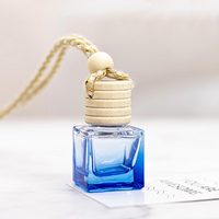 2024 vente en gros usine 8ml 10ml carré verre vide accrocher désodorisant voiture Diffuse bouteille de parfum pour voiture