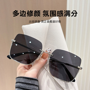 JS8564 Gafas de sol rectangulares UV400 con montura completa, protección solar unisex de moda para adultos - Product Image 3