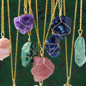 Colgante de piedra en bruto de cristal natural al por mayor, colgante de malla de alambre dorado, accesorio de joyería para regalos - Product Image 4