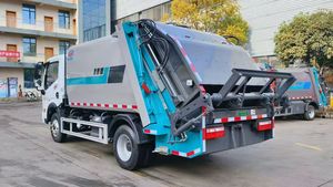 Camion Compattatore per Rifiuti Dongfeng 6 CBM 4x4 Diesel con Caricatore Posteriore per Raccolta Rifiuti Urbani - Product Image 3