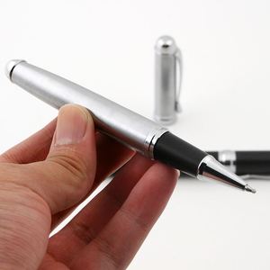 Stylo à bille en fibre de carbone noire lourde avec logo personnalisé, encre bleue, largeur d'écriture 0,5 mm, matériau métallique durable - Product Image 5