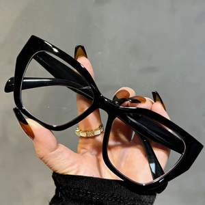 משקפי קריאה נגד אור כחול לשימוש יומיומי לנשים, בסגנון רטרו אירופאי ואמריקאי, עם מסגרת עין חתול, סיטונאי. - Product Image 5