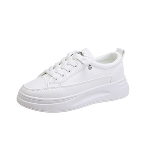 Zapatillas blancas de nuevo estilo - calzado deportivo informal para exteriores, cómodo, con suela suave, versátil para todas las ocasiones - Product Image 3