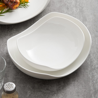 Service de vaisselle en porcelaine écologique Two Eight, assiettes irrégulières pour restaurant, style moderne et luxueux, assiettes en céramique durables