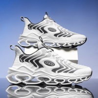 Nouvelles baskets de sport pour hommes, légères, respirantes, en mesh, augmentant la taille, chaussures athlétiques antidérapantes à plateforme