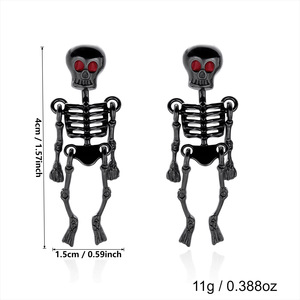 Boucles d'oreilles pendantes <span class=keywords><strong>squelette</strong></span> articulé <span class=keywords><strong>corps</strong></span> entier Halloween, 2 couleurs (argent et noir), unisexe, style gothique punk cosplay - Product Image 4