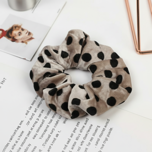 Trending Fashion Scrunchies cravatte per capelli di lusso in velluto stampato nastro di peluche per donne e bambini vendita calda all'ingrosso - Product Image 1