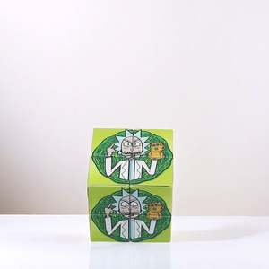 Nouveau moulin à herbes en plastique de forme cubique tendance 2024, moulin à herbes à fumer de 50 mm - Product Image 2