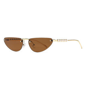 Nuevas gafas de sol triangulares retro para mujer, montura metálica, protección UV400, diseño de ojo de gato, tipo 3, gafas de sol, parte 7704 - Product Image 1