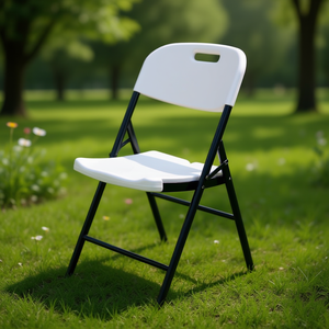 Sedia da Giardino Pieghevole in Plastica Bianca 47x54x84cm per Uso Esterno Design Minimalista - Product Image 2