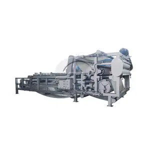 Sludge dewatering filter press for oil