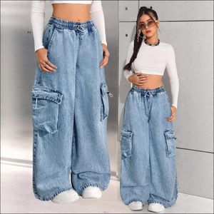 <span class=keywords><strong>Jeans</strong></span> <span class=keywords><strong>Cargo</strong></span> da <span class=keywords><strong>Donna</strong></span> in Denim Effetto Vissuto, <span class=keywords><strong>Pantaloni</strong></span> Multi-tasca a Gamba Larga Lunghezza Caviglia, Disponibili all'Ingrosso - Product Image 4