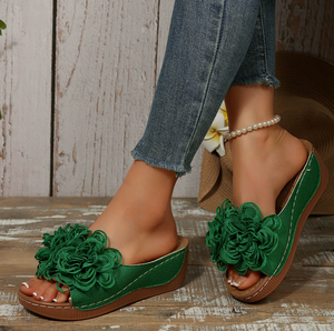 Vendita calda all'ingrosso della fabbrica di moda Casual <span class=keywords><strong>sandali</strong></span> donna spiaggia fiori scarpe plateau pantofole - Product Image 2