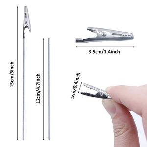 Pinza de Cocodrilo de Alambre Metálico con Clip de Cola Larga, Colores Personalizados, Base Cúbica de 6 Pulgadas, Porta Tarjetas de Lugar, Porta Números de Mesa - Product Image 3