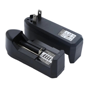 เครื่องชาร์จแบตเตอรี่ 18650 14500 4.2V ช่องเดียวแบบเสียบปลั๊ก ชาร์จอัจฉริยะสำหรับแบตเตอรี่มาตรฐาน พร้อมไฟ LED แสดงสถานะ - Product Image 1