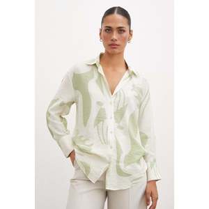Chemise en modal à col en V verte pour femme, chemisier décontracté imprimé en popeline à boutons, à porter au quotidien - Product Image 2