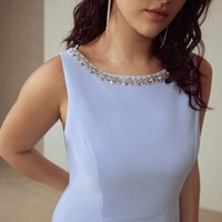 Robe moulante mi-longue décontractée pour femme, en tissu respirant, avec col orné, bleu clair, sans manches, pour soirée