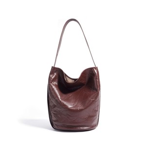 Bolso de Hombro de Cuero de Grano Entero – Textura Arrugada, Correa Ajustable y Silueta Minimalista, un Regalo de San Valentín Ideal para Él - Product Image 1