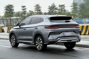 BYD Song PLUS PHEV d'occasion en excellent état, exportation, nouvelle énergie 2023, conduite à gauche, 5 places, historique d'entretien clair, SUV pour trajets urbains - Product Image 4