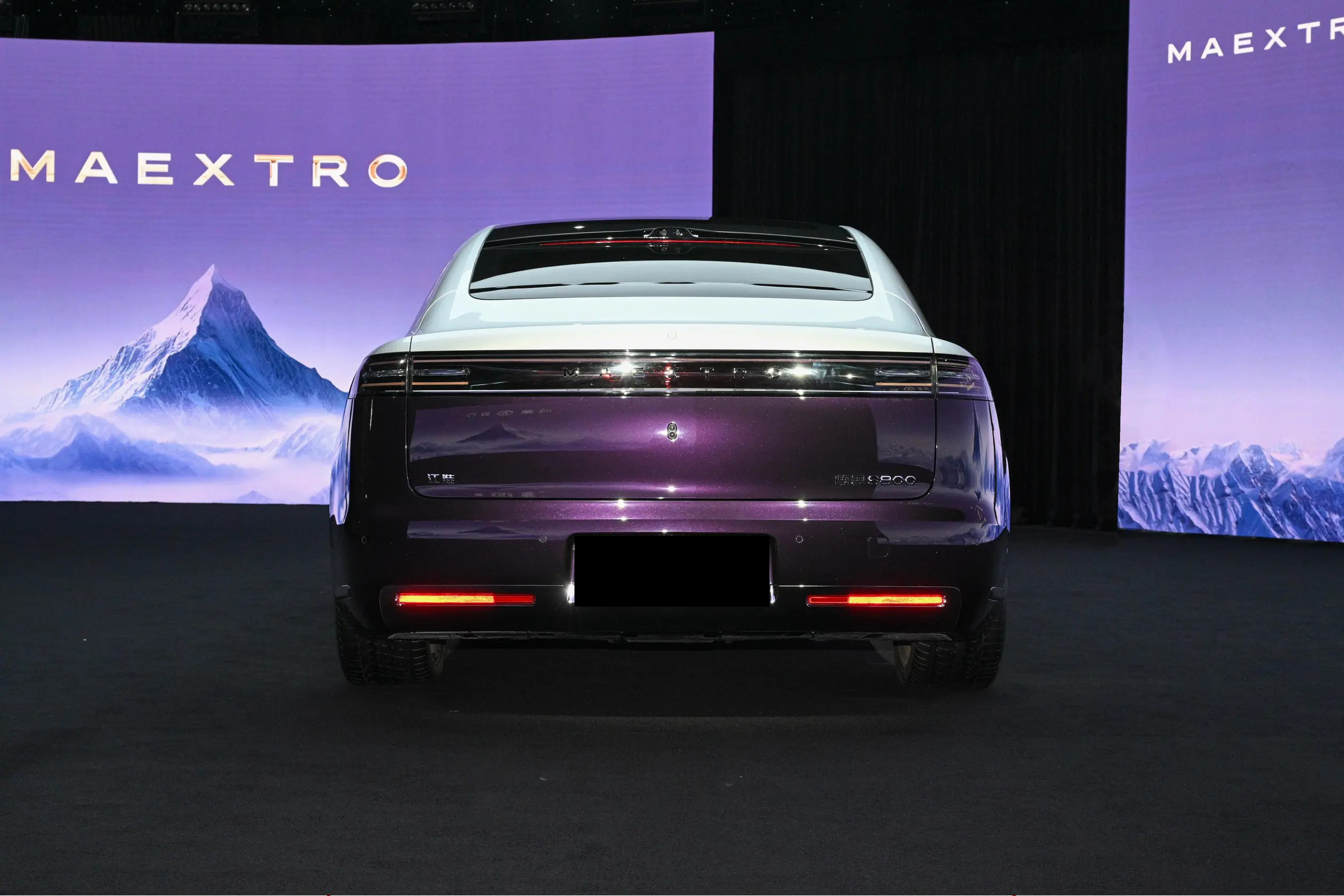Zunjie S800 2025 Electric Car: 4-Door 4-Seater, 864 Ps, 210 km/h