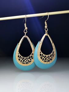 Orecchini Pendenti Vintage con Smalto Intagliato e Motivo Blu, Accessori di Moda per Donne - Product Image 4