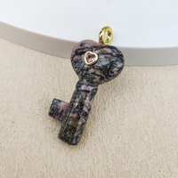 Pendentif Clé Sculptée en Pierre Précieuse, Forme Cœur, Zircon Coloré, Aventurine Verte Naturelle – Charme Clé pour Amie, Cadeau Adorable – Offre Spéciale