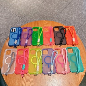 Funda Protectora Transparente con Acabado Mate para iPhone 13 14 15 16 Pro Max, Carga Inalámbrica, Cadena Magnética para Muñeca, Anti-caídas - Product Image 1