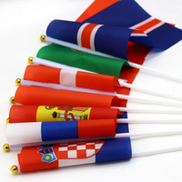 Drapeau miniature personnalisé à agiter à la main en polyester, petit drapeau à tenir avec logo, vente en gros pour les jours sportifs, les matchs, les événements d'entreprise