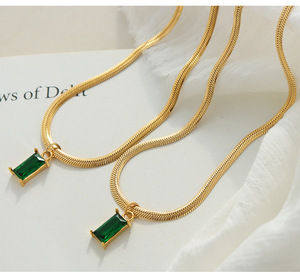 À la mode 18K plaqué or femme en acier inoxydable serpent chaîne collier vert cubique zircone pendentif forme géométrique cadeau pour les femmes - Product Image 2