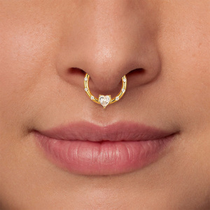 CANNER S925 - Anillo de Nariz y Pendientes Daith de Plata de Ley con Trébol de Cuatro Hojas, Pétalo, Corazón y Triángulo de Circonita para Mujer - Product Image 3