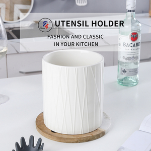 Portautensili da Cucina in <span class=keywords><strong>Ceramica</strong></span> Bianca dal Design Unico, Tipo a Colonna - Product Image 3