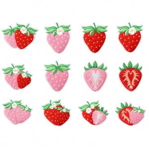 Patch brodé thermocollant en forme de fraise blanche crémeuse pour la décoration de vêtements pour enfants - Product Image 5