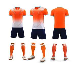 2024 Nieuwe Design Trending Voetbaltenues voor Jongens en Volwassenen, Volledige Set, Op Maat Gemaakte Voetbaluniformen, Lichtgewicht Voetbalshirt Set - Product Image 4