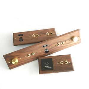 Interruptor <span class=keywords><strong>de</strong></span> <span class=keywords><strong>luz</strong></span> <span class=keywords><strong>de</strong></span> latón retro antiguo <span class=keywords><strong>de</strong></span> madera maciza <span class=keywords><strong>de</strong></span> estilo UE y Reino Unido, <span class=keywords><strong>enchufes</strong></span> <span class=keywords><strong>de</strong></span> pared <span class=keywords><strong>de</strong></span> 2 vías <span class=keywords><strong>de</strong></span> 1 banda e interruptores del Reino Unido - Product Image 3