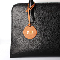 Étiquette de bagage ronde en cuir PU personnalisable, idéale pour valise, sac à main et accessoires – Nouvelle collection tendance pour femme