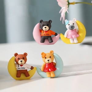 Oso sentado <span class=keywords><strong>en</strong></span> la Luna decoración del hogar Mini artesanías de resina DIY accesorios de mesa de coche pequeño adorno - Product Image 1