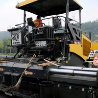 Offre Spéciale : Finitionneuse d'Asphalte RP903 – Largeur de Pavage de 9 m – Machine de Pavage Fiable pour Autoroutes et Grands Sites de Construction Routière